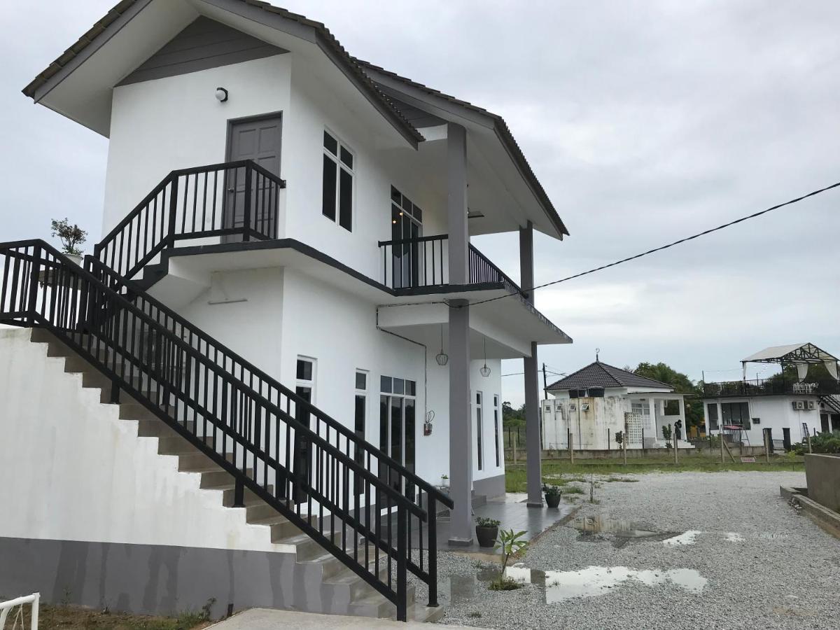 Rumah Sawah Homestay Pasir Puteh Esterno foto